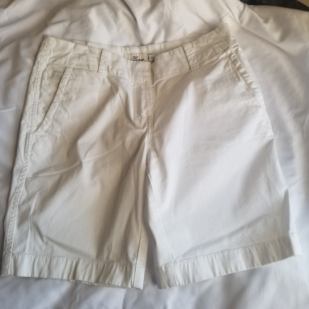 White Vineyard Vines shorts. Size 4